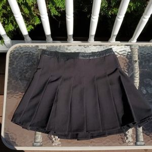 Black Pleated school girl mini skirt (Forever 21)
